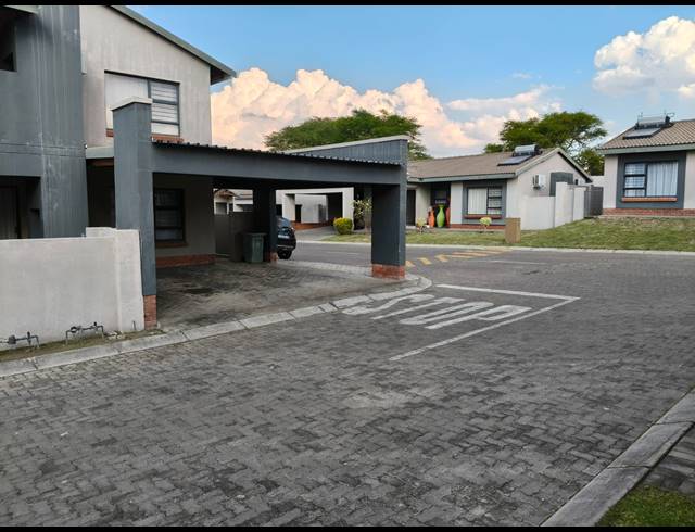 2 BEDROOM APARTMENT FOR SALE IN WATERKLOOF AH